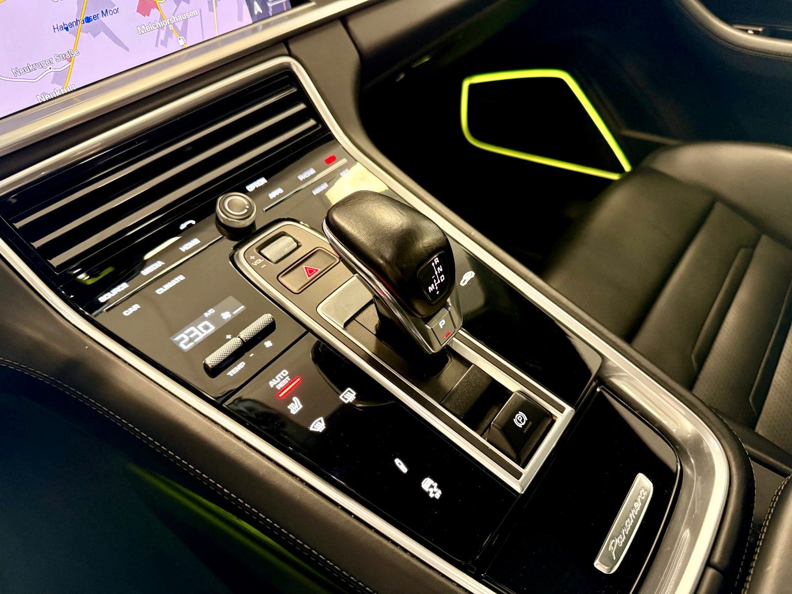 Fahrzeugabbildung Porsche Panamera GTS SportDesign/Panorama/ACC/Carbon/DAB