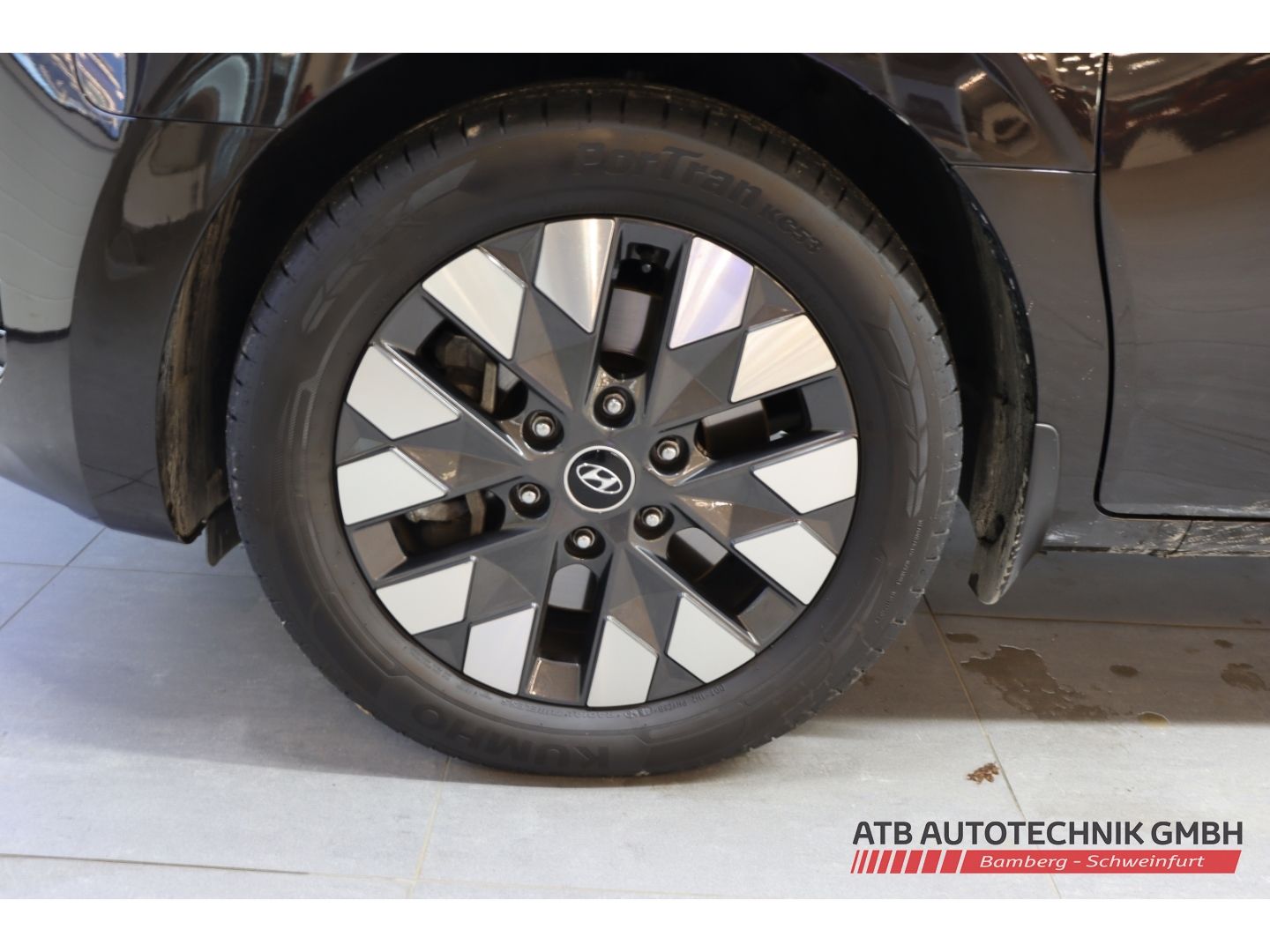 Fahrzeugabbildung Hyundai STARIA Signature 7-Sitzer 2.2 CRDi 7-Sitzer AHK