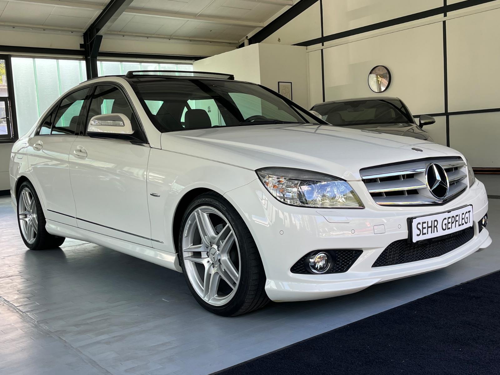 Mercedes-Benz C 220 CDI AMG LINE PANORAMA 1.HAND TOP GEPFLEGT!