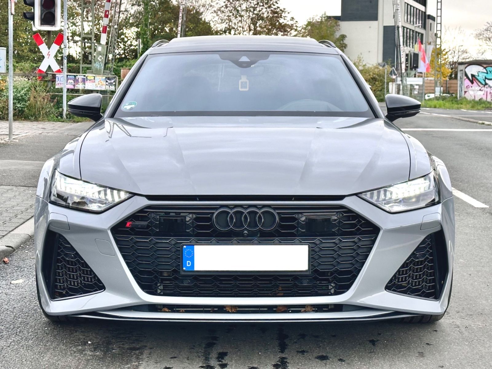 Fahrzeugabbildung Audi RS6 AVANT QUATTRO*PANO+VOLL+AHK*