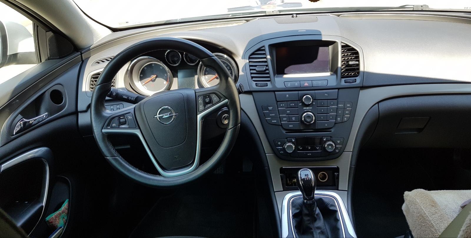 Opel Insignia 2011 — photo 10