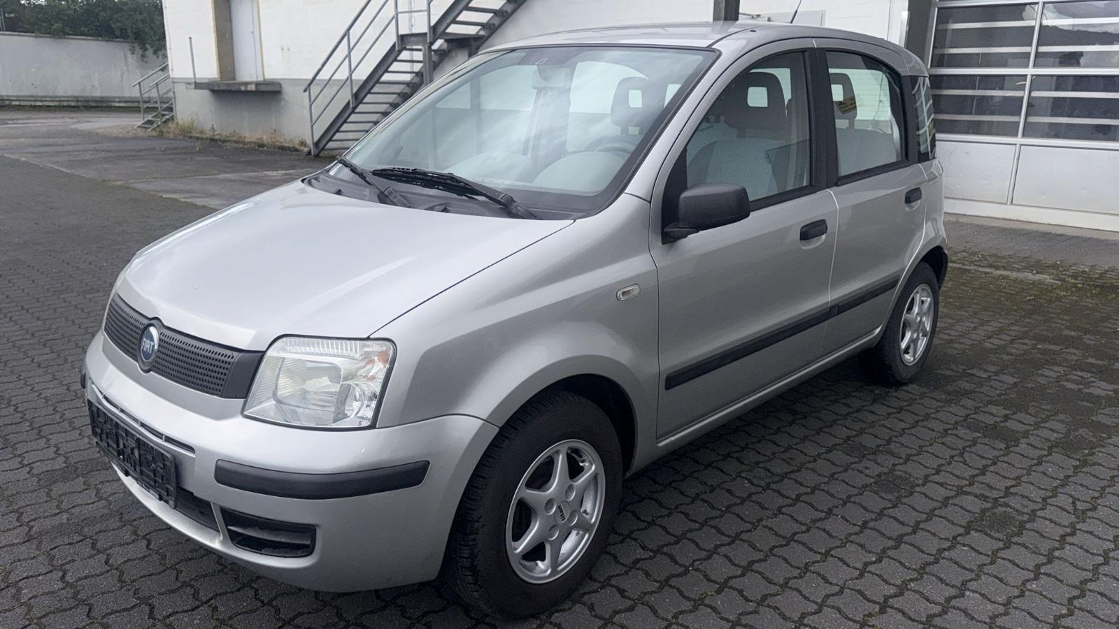 Fiat Panda 1.1 8V Active*Tüv-Neu*AHK*Allwetterreifen*