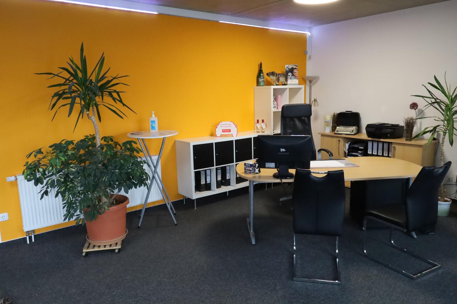 showroom-image-top