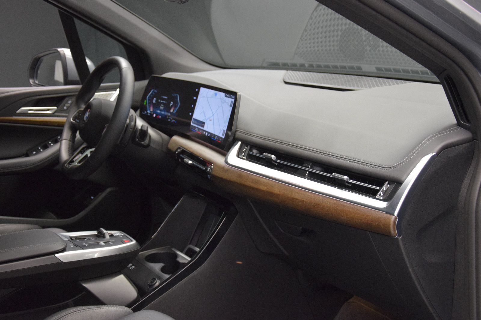 Fahrzeugabbildung BMW 218 i M Sport Active Tourer Pano Memory H K ACC