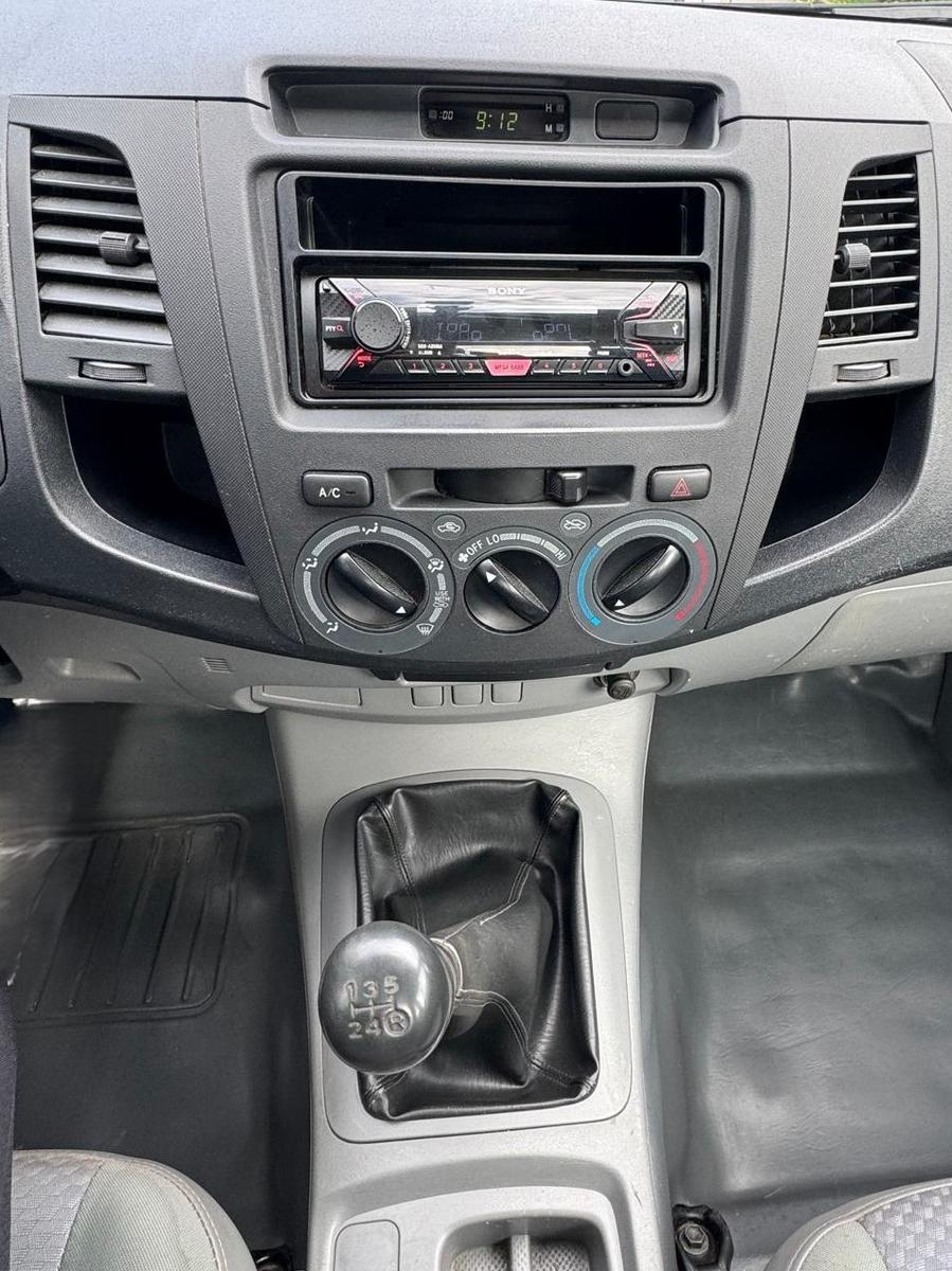 TOYOTA HILUX 2.5 D-4D 120CH - BVM - ATTELAGE FIXE - 159.384 KMS
