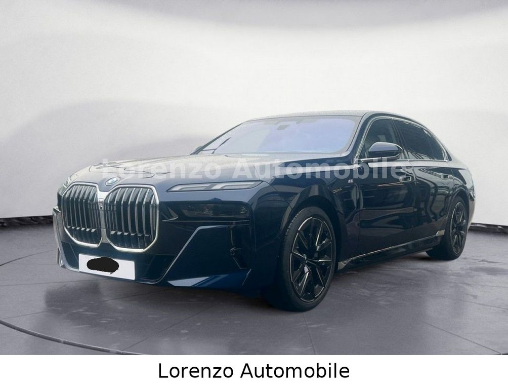 BMW 750 Autobahnassis AutoDoor IconicGlow B&W Drive