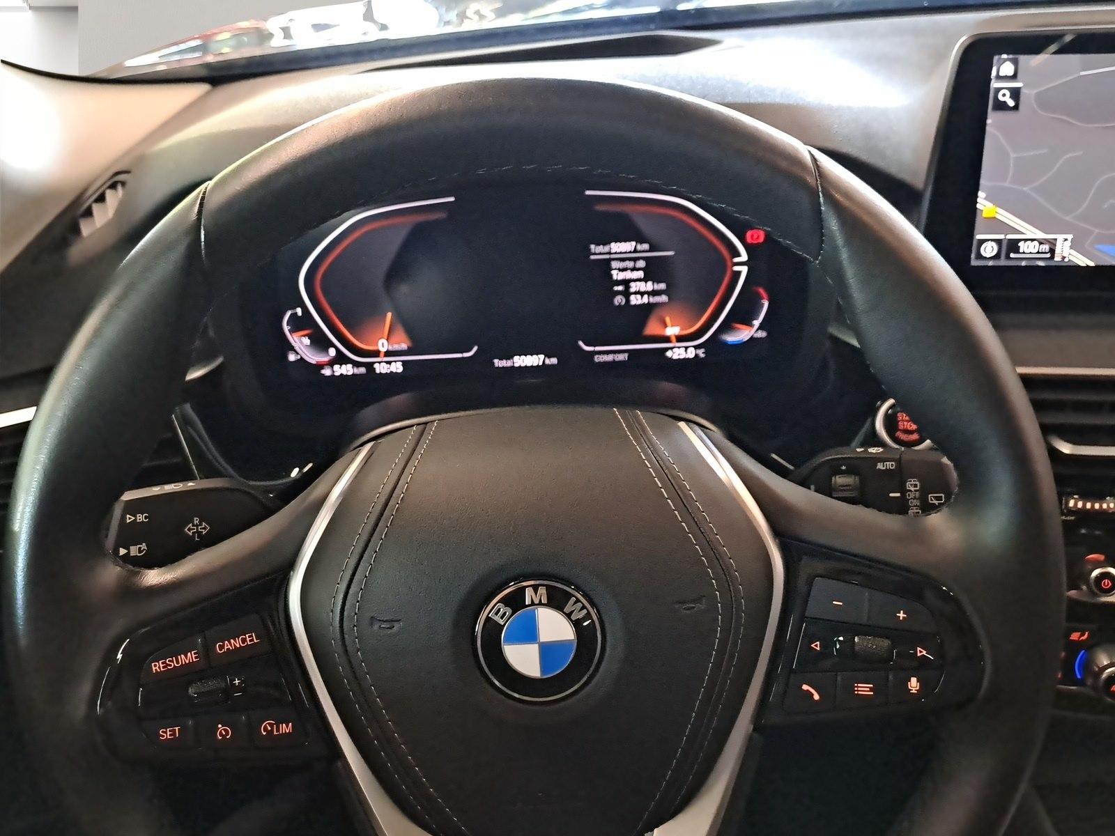BMW 530i Touring LiveCockpitProf Head-Up Kamera