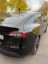 Tesla Model Y Long Range AWD - Tesla Model Y Gebrauchtwagen in Berlin