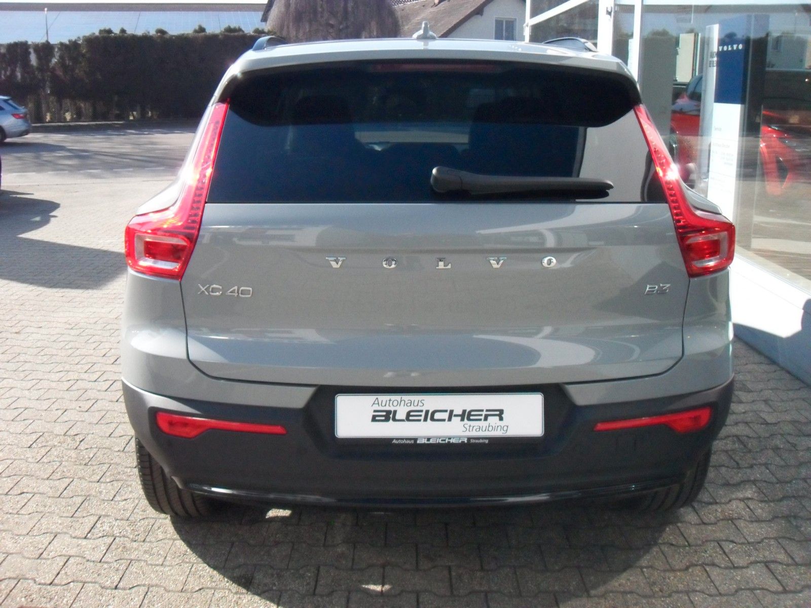 Fahrzeugabbildung Volvo XC 40 B3 Plus Dark | Standheizung | 360°