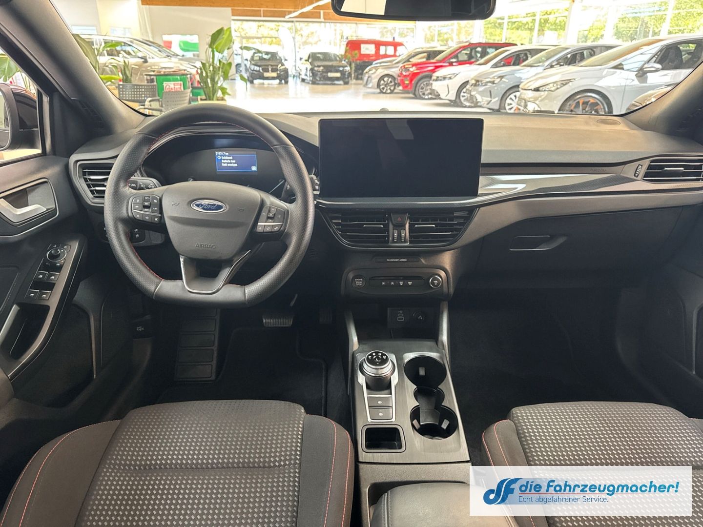 Fahrzeugabbildung Ford Focus ST-Line Navi LED ACC Apple CarPlay Android