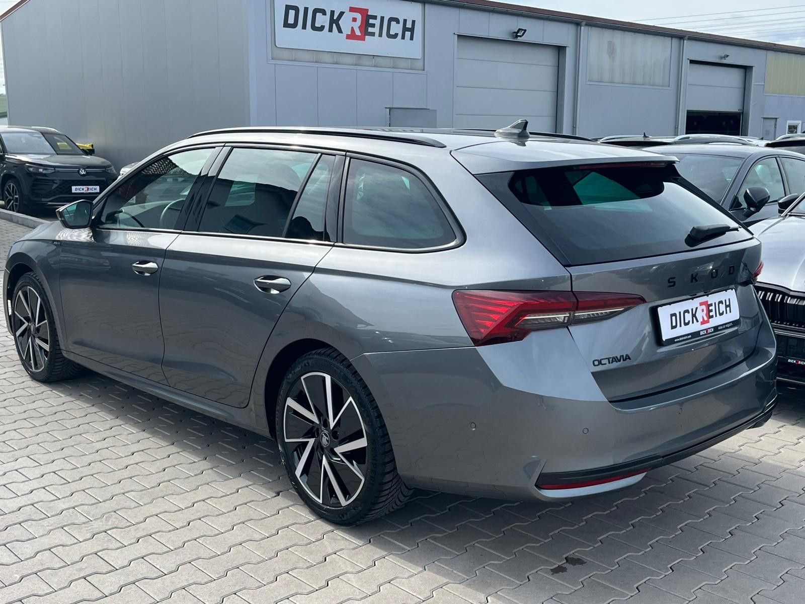 Fahrzeugabbildung SKODA Octavia 2.0 TDI Sportline DSG MATRIX*WINTER*5J.G