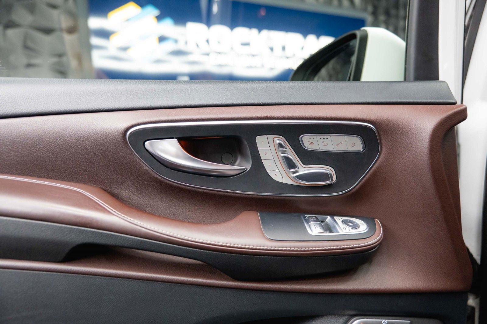 Fahrzeugabbildung Mercedes-Benz V 250 CDI AVANTGARDE EDITION 4MATIC | LED | 19%