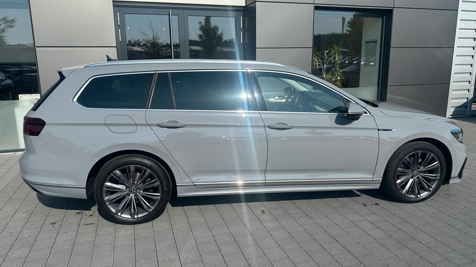 Volkswagen Passat 2.0 TDI R Line AHK STHZ VIRT 18", миниатюра 9