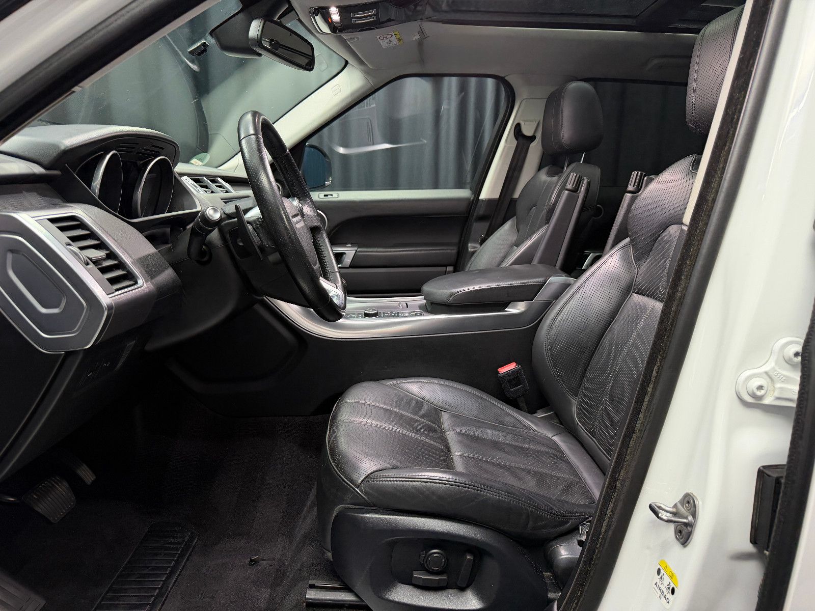 Fahrzeugabbildung Land Rover Range Rover Sport HSE Dynamic|AHK|PANO