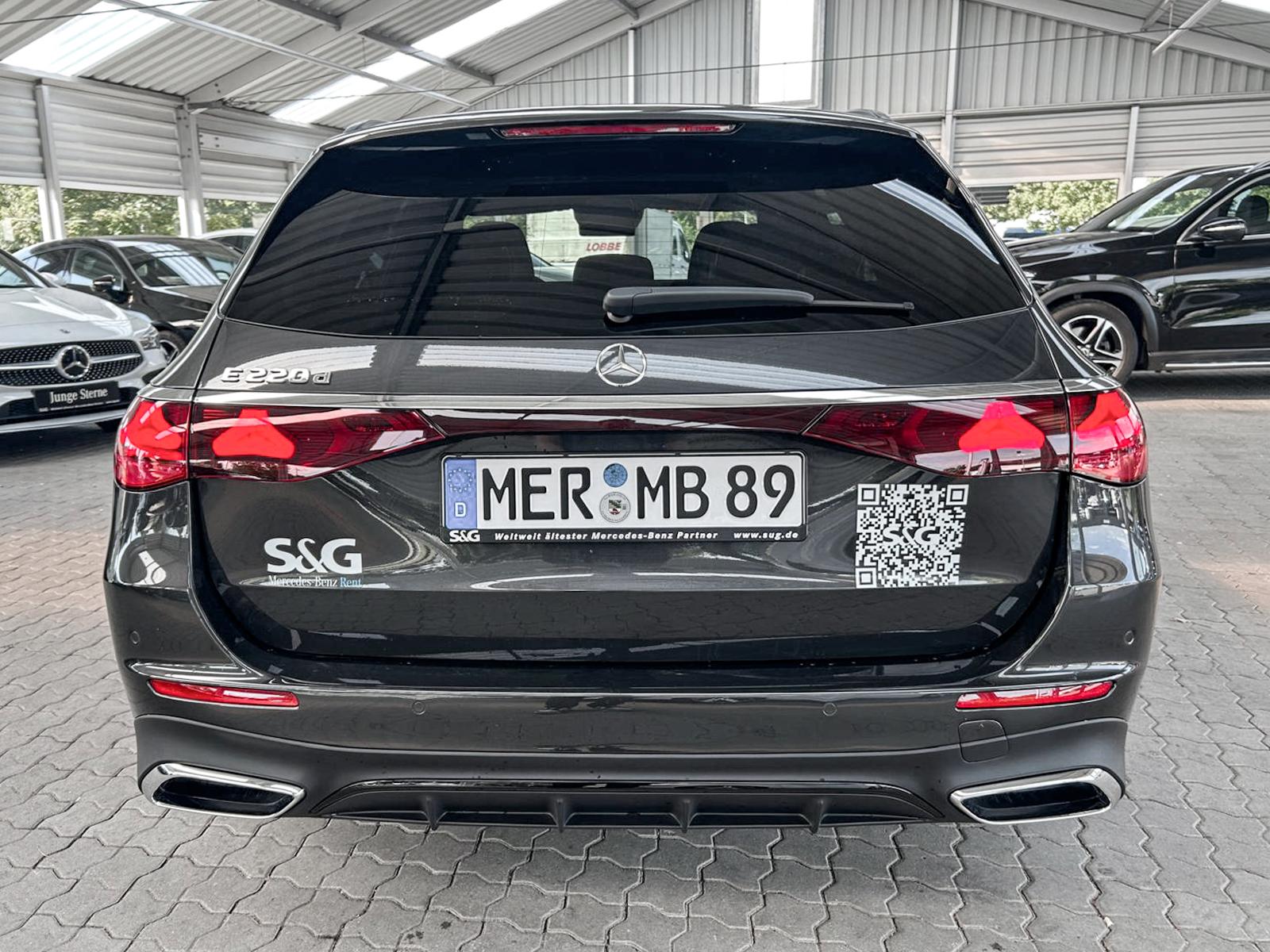 Mercedes-Benz E 220 d T AMG MBUX+360°+DIG-LED+Pano+AHK+Distron