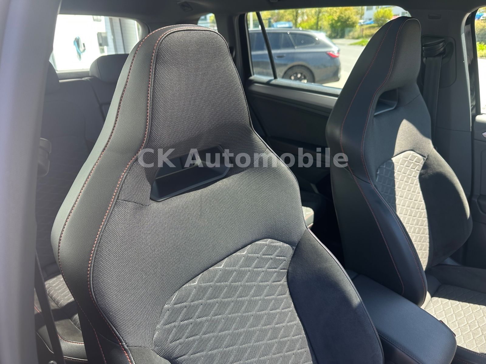 Fahrzeugabbildung SEAT Tarraco FR 4Drive 2.0TDI/Navi/Pano/LED/ACC/AHK