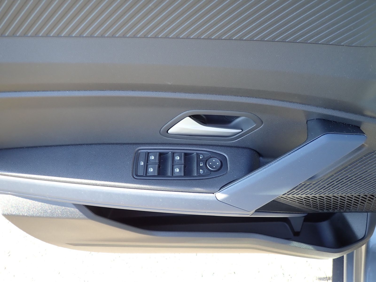 Fahrzeugabbildung Dacia Duster Hybrid 140 Journey