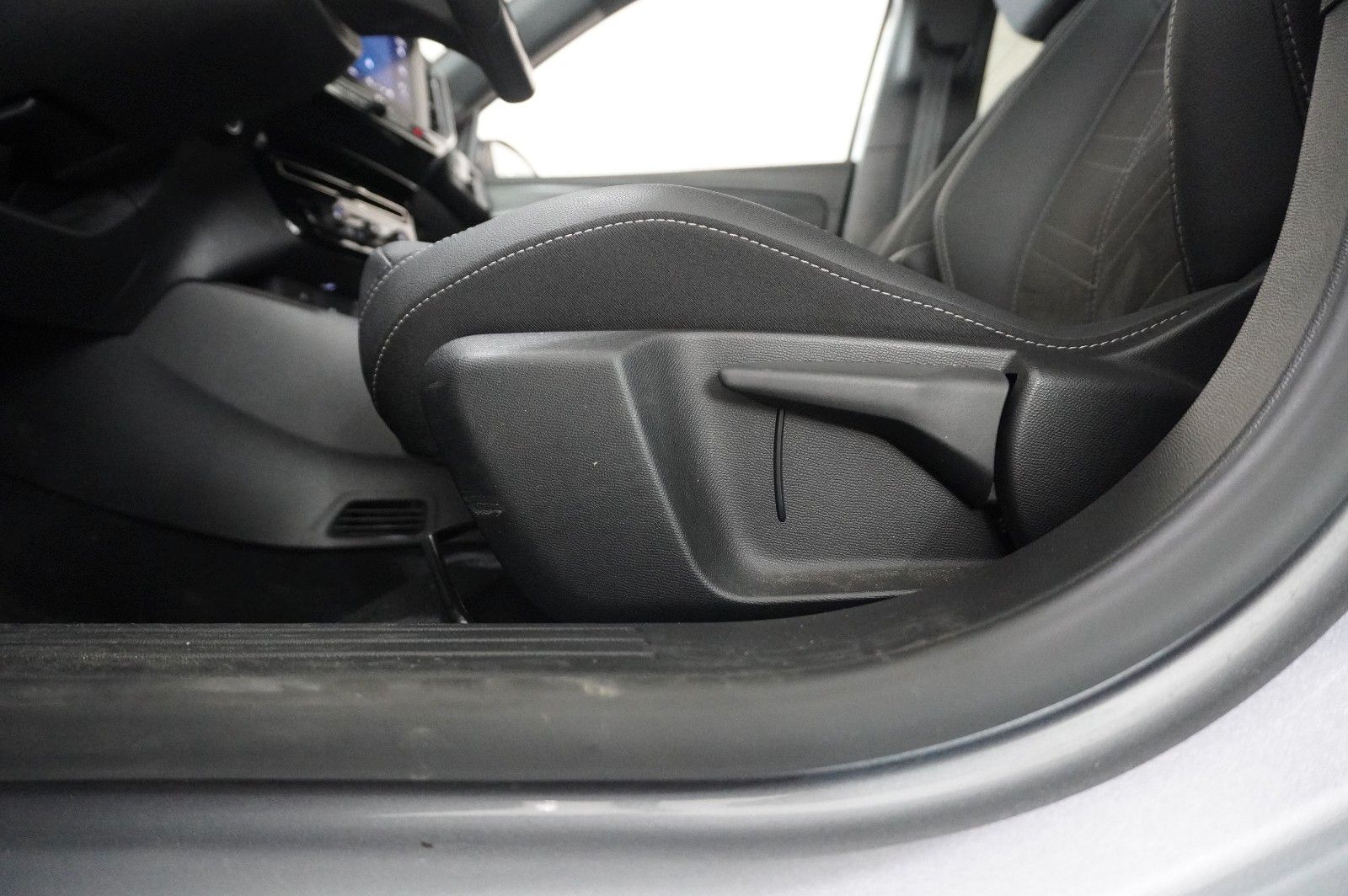Fahrzeugabbildung Opel Mokka-e ULTIMATE 3-PHASIG NAVI/LED/KAMERA/DAB+