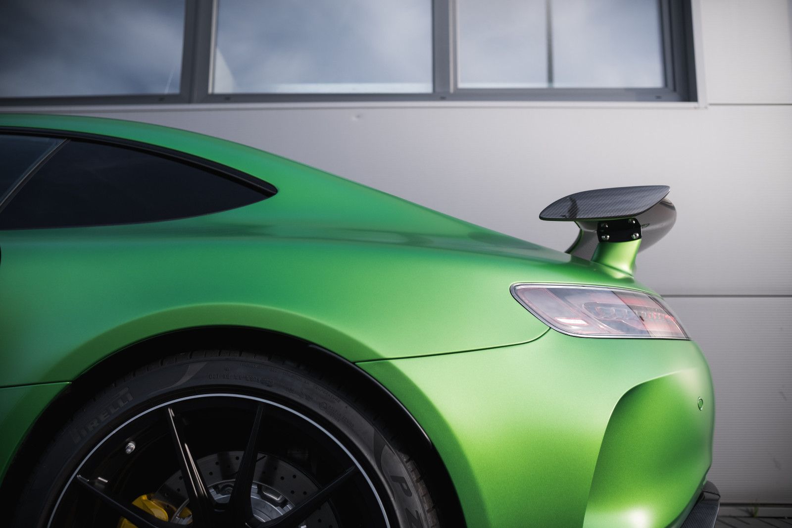 Fahrzeugabbildung Mercedes-Benz AMG GT R Coupe-erst 1.900km.-Park-Paket