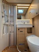 HYMER-ERIBA B MCT 550-LED-Distronic-Sat-1.Hd.Zul GG 3500 kg