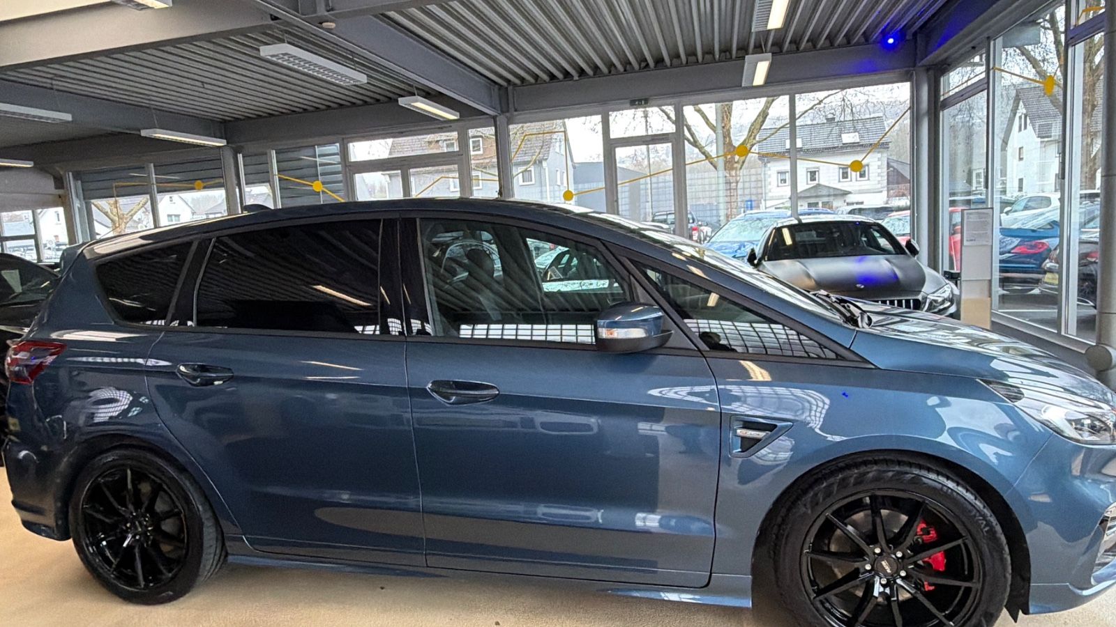 Fahrzeugabbildung Ford S-Max ST-Line *Pano* 7 Sitzer