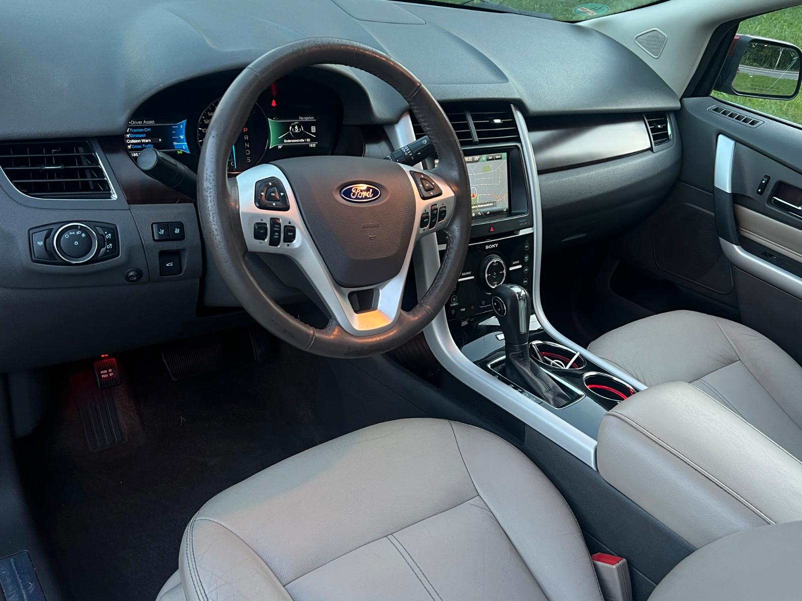 Ford Edge LTD 3.5L AWD *Vollausstattung*Pano*Kamera!