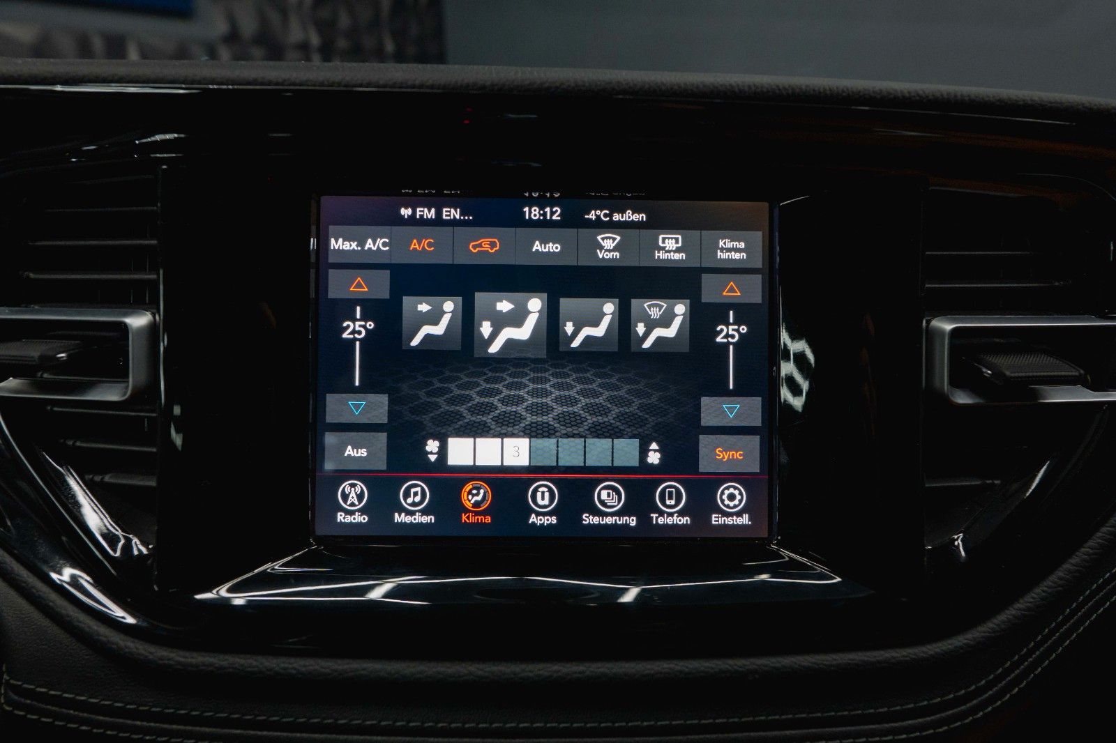 Fahrzeugabbildung Dodge Durango 3.6 V6 GT 4x4 SRT Night-Paket Modell 22