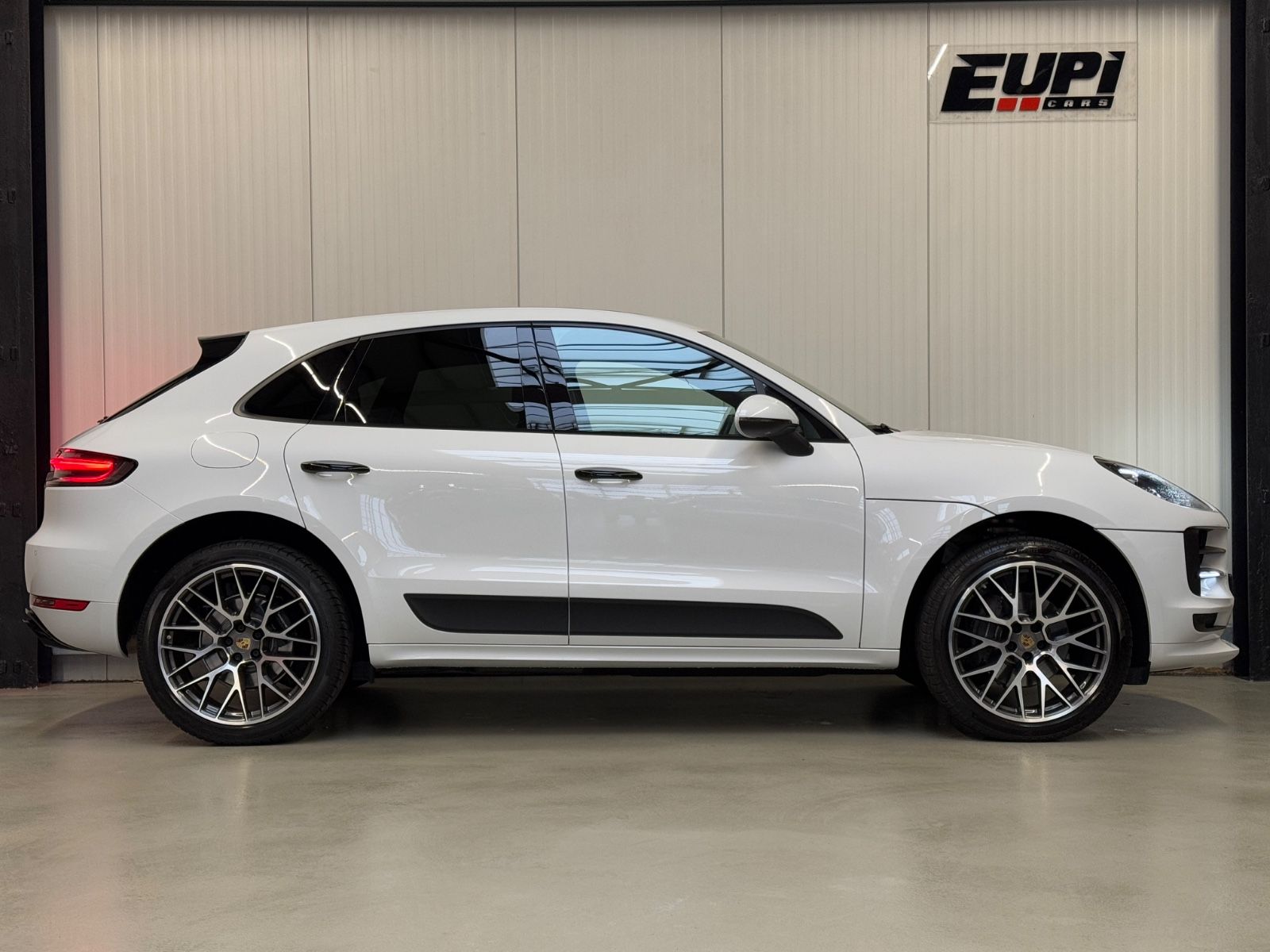 Fahrzeugabbildung Porsche Macan /R.Kamera/Pano/R21 RS Spyder Rad/Bose