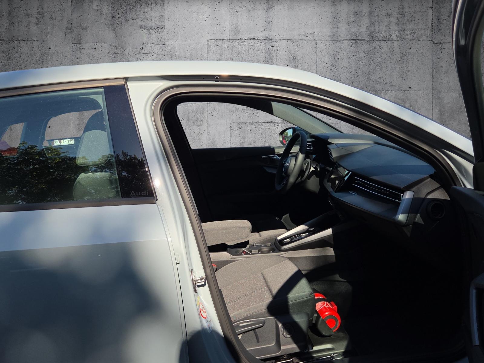 Audi A3 Sportback 35 TFSI S tronic MMI elektr. Heckk., миниатюра 11