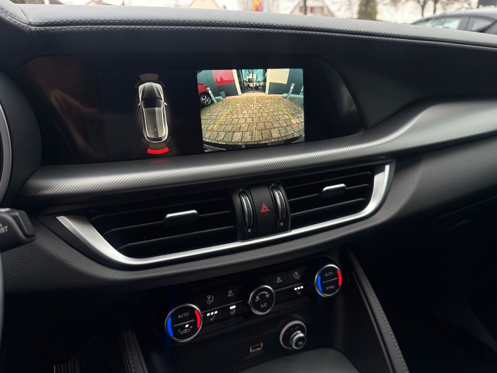 Fahrzeugabbildung Alfa Romeo VELOCE 280 PS AT8 Q4 MEMORY KAMERA LEDER