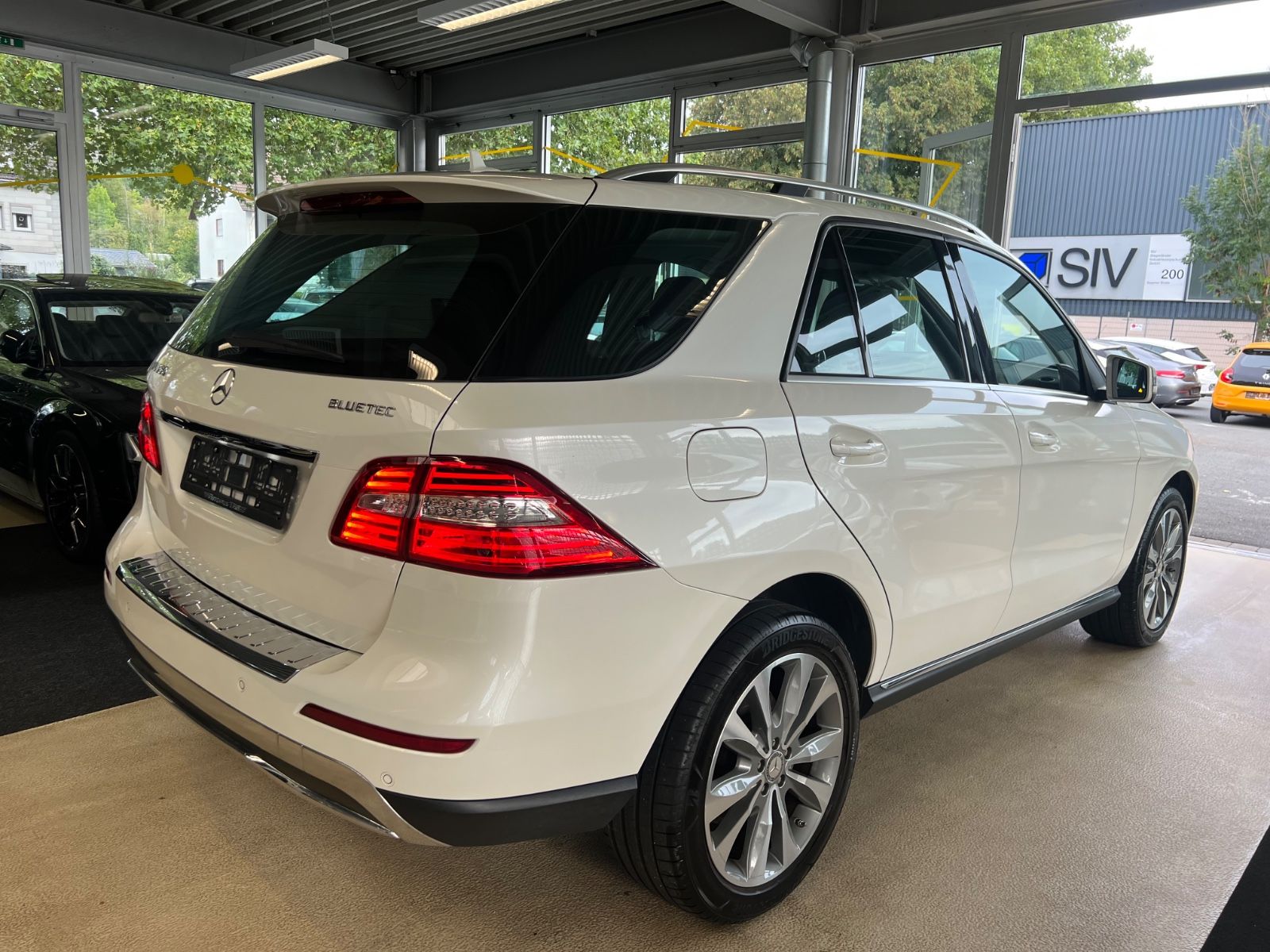 Fahrzeugabbildung Mercedes-Benz ML 350 d BlueTec 4Matic * 1.HAND * GEPFLEGT *