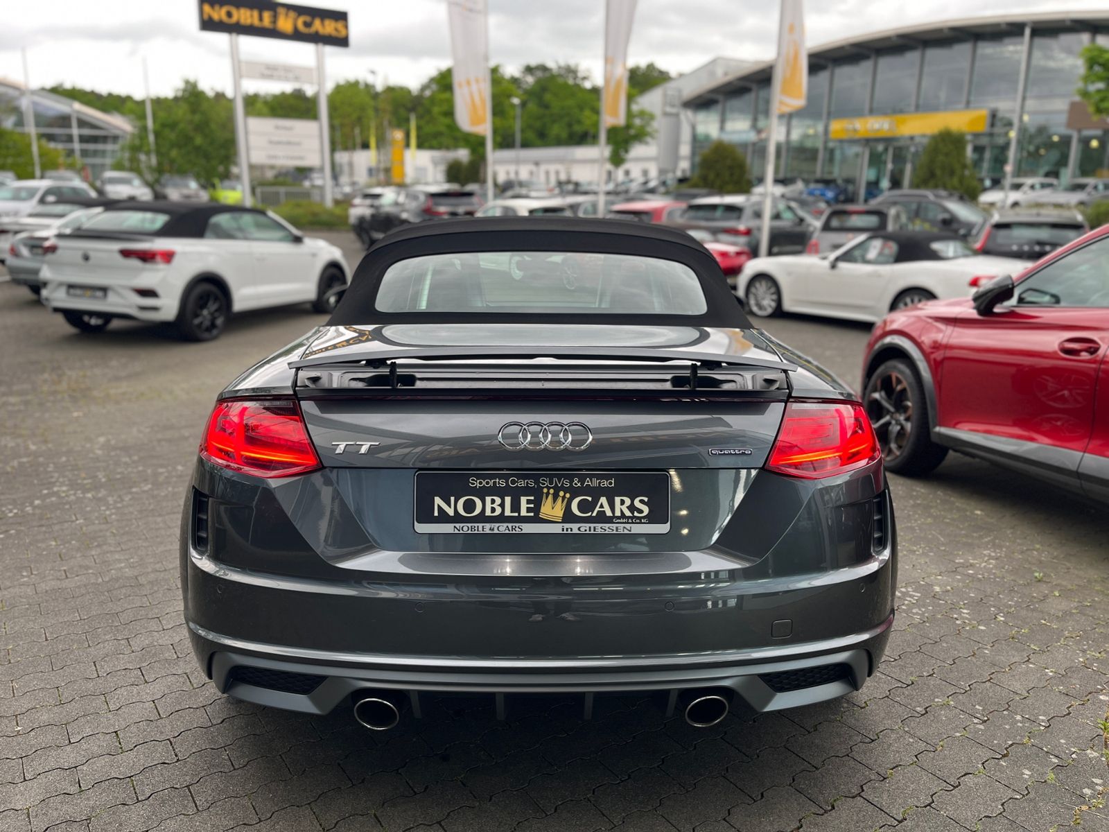 Fahrzeugabbildung Audi TT Roadster  45 TFSI quattro S line S tronic LED