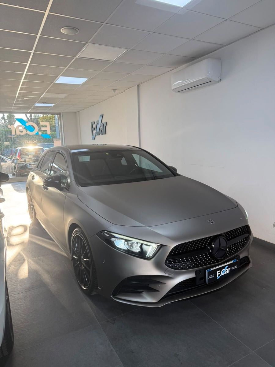 Mercedes-Benz Mercedes-benz A 180 d Automatic Premium CON PACC imagem 2