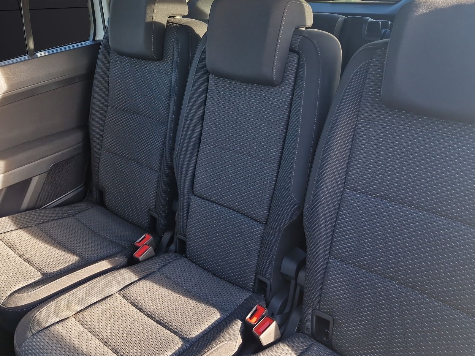 Fahrzeugabbildung Volkswagen Touran Comfortline BMT/Start-Stopp RFK ACC SH