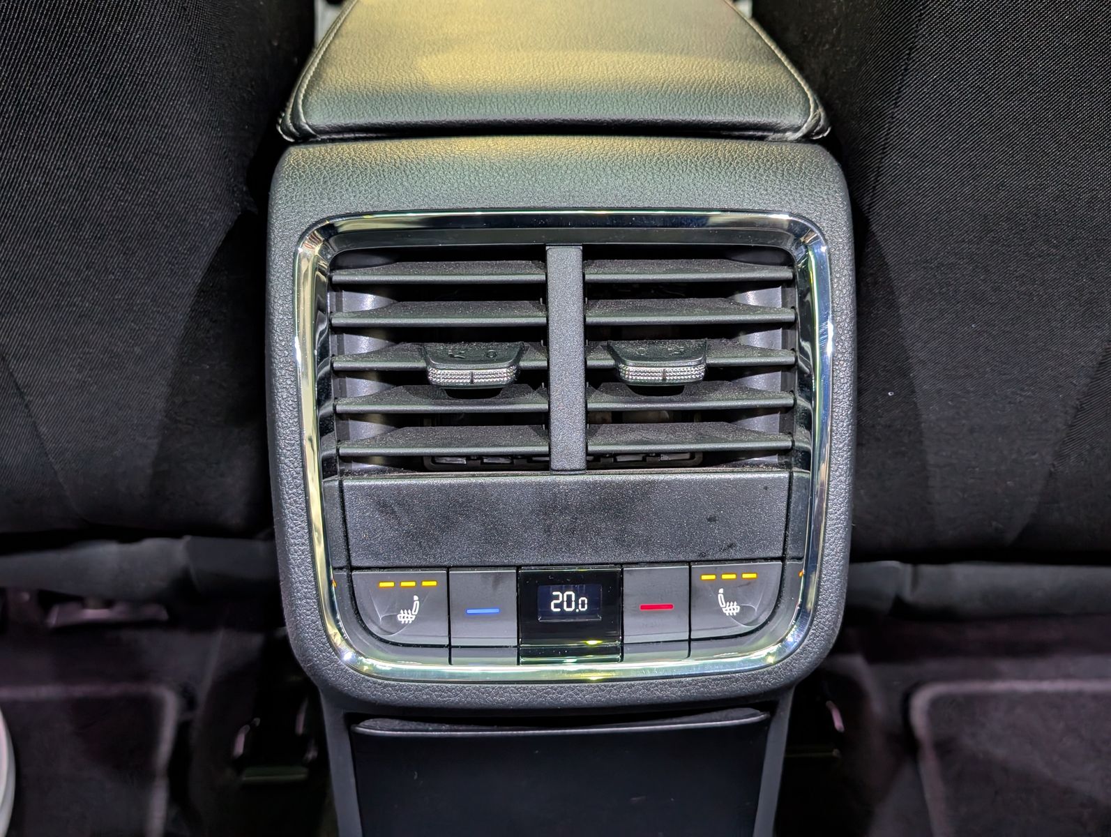 Fahrzeugabbildung SKODA Octavia 2.0 TDI First Edition LED Memory Pano 17