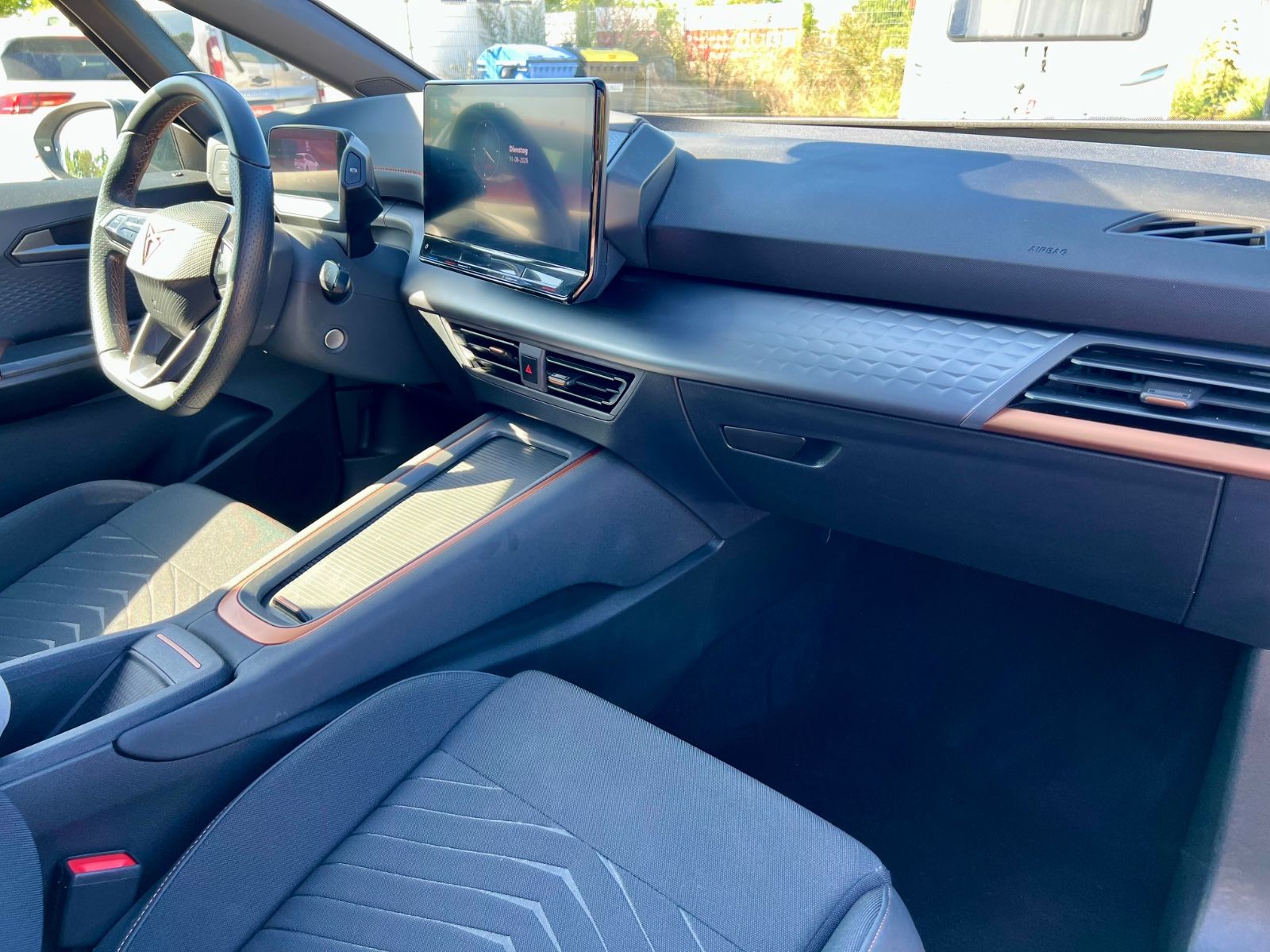 CUPRA Born KLIMAAUT LED PDC L+R-SENSOR DAB CARPLAY
