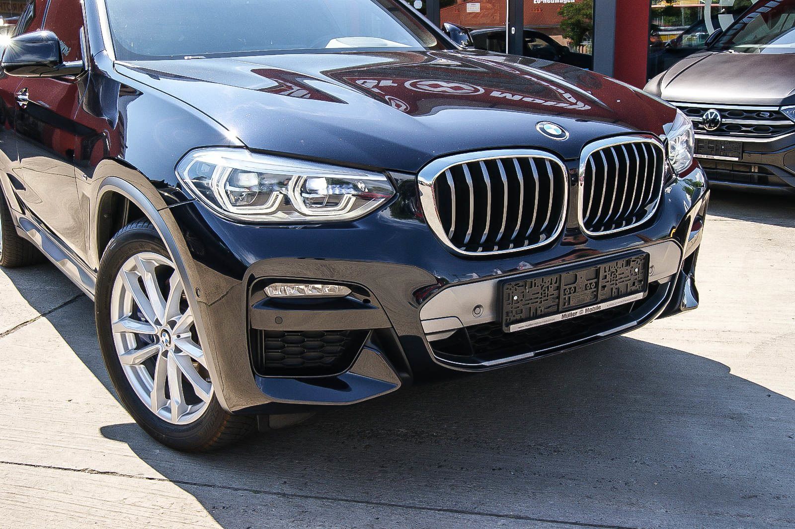 Fahrzeugabbildung BMW X4 xDrive 20 d M Sport X HUD ANHZV STHZG PANO