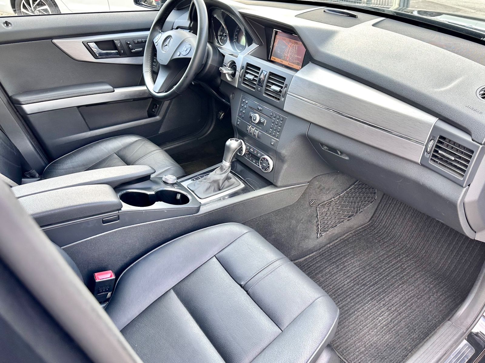 Fahrzeugabbildung Mercedes-Benz GLK 350 4MATIC*PANO+AHK+LEDER*