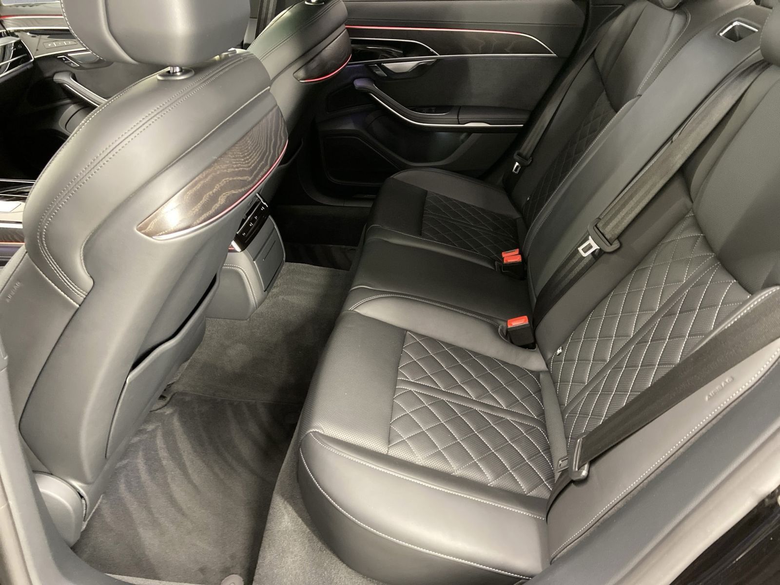 Audi A8 - Bild 8