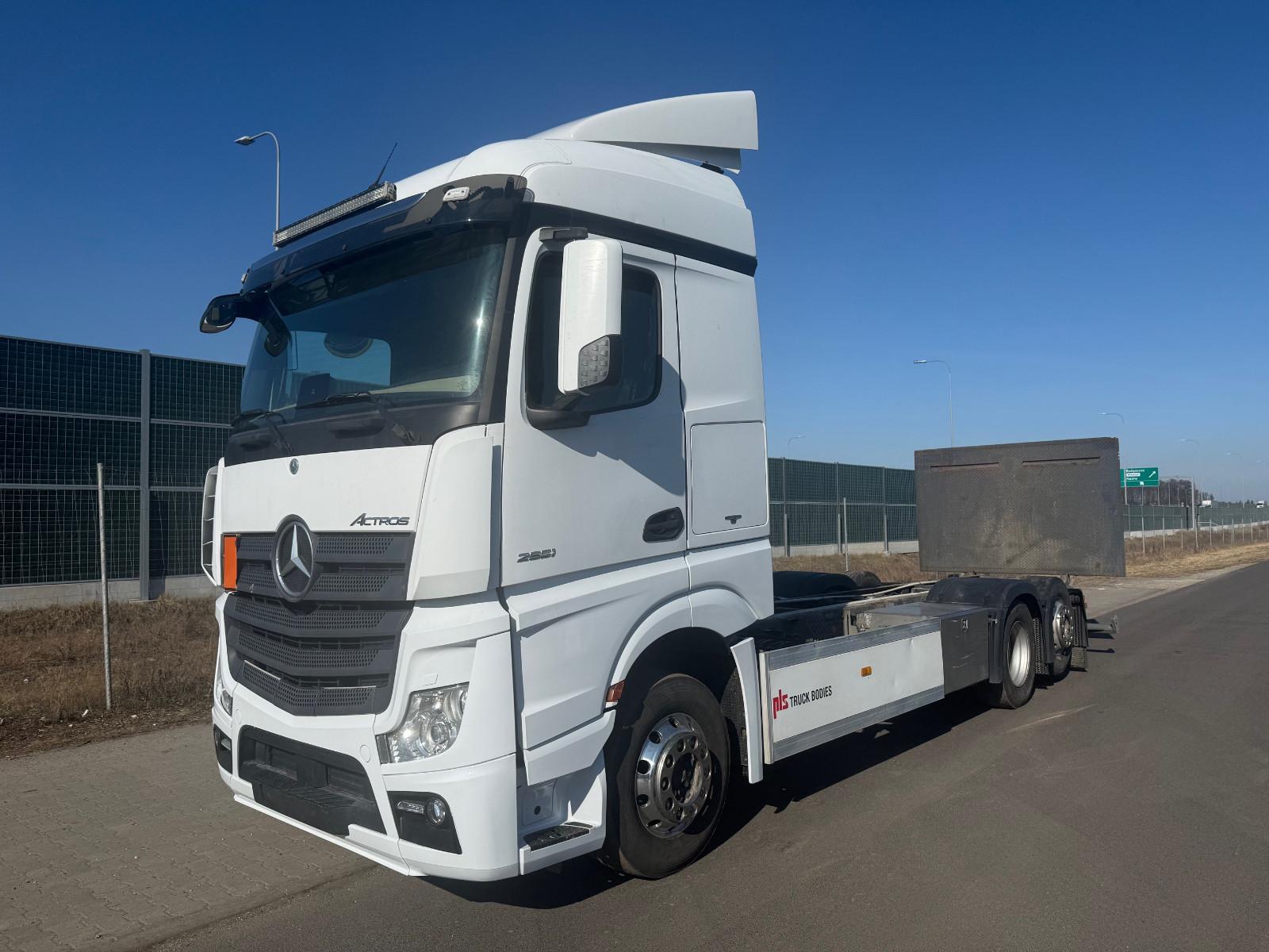 Mercedes-Benz Actros 2551 6x2