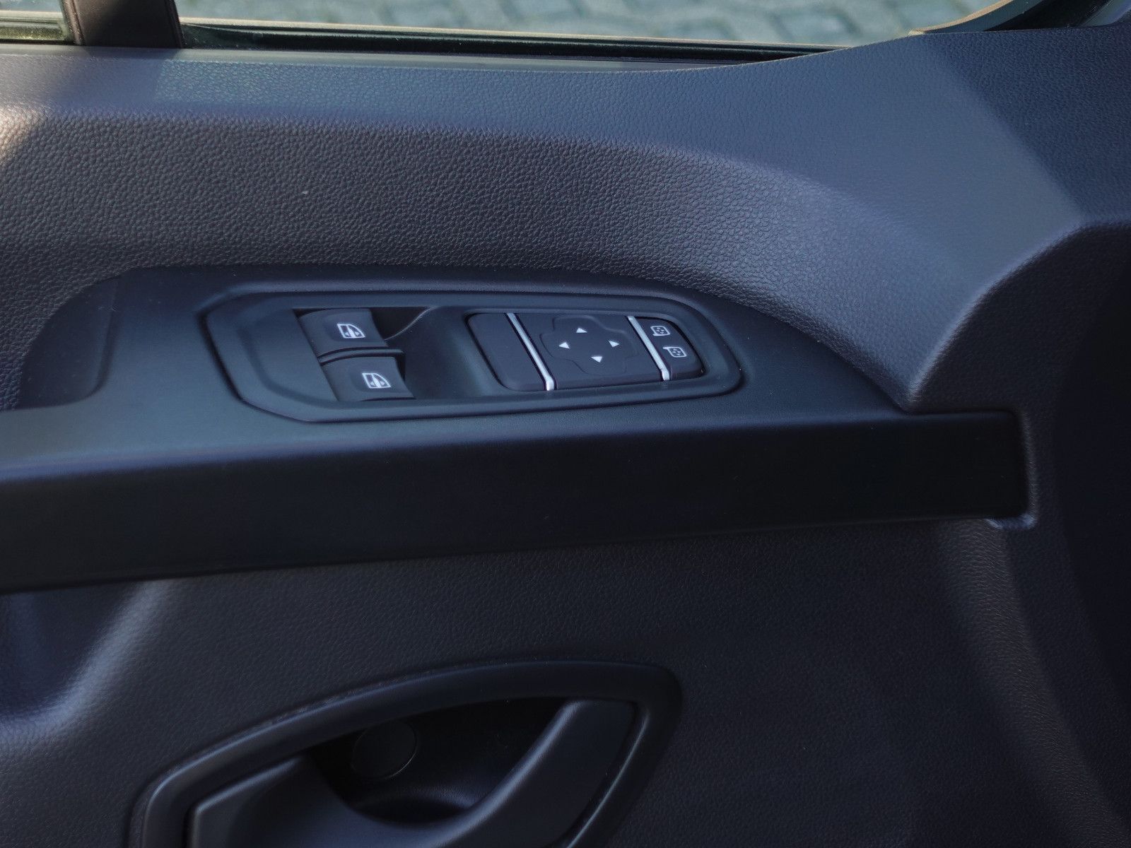 Fahrzeugabbildung Renault Trafic 2.0 Blue dCI Klima Navi EASY LINK