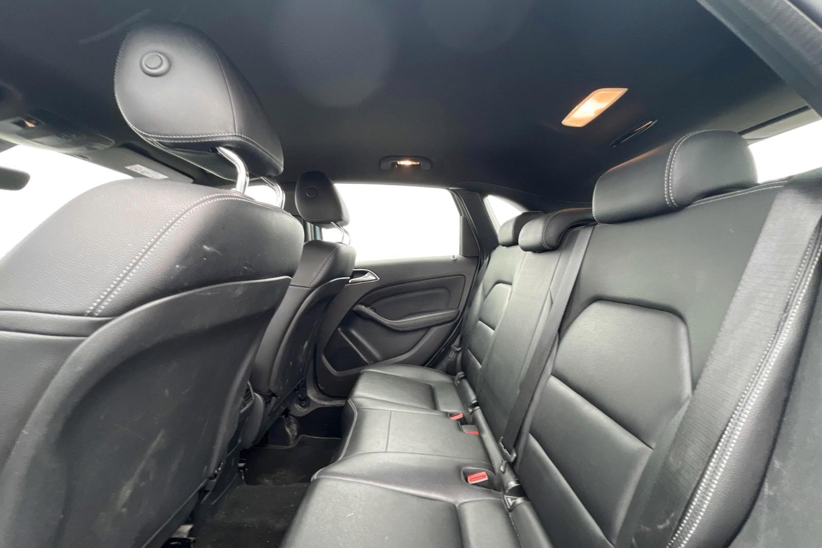 Mercedes-Benz B220 2015 — photo 15