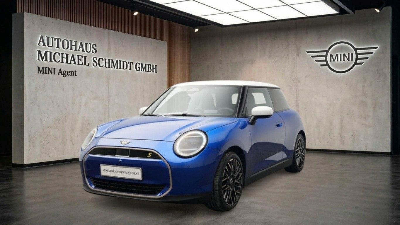 MINI Cooper SE Favoured Trim // sofort verfügbar in S