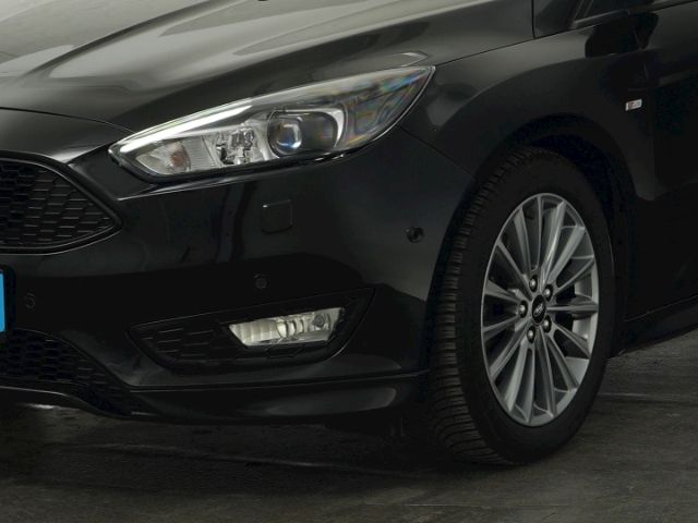 Focus TURNIER ST-LINE AT+BI-XENON+NAVI+WINTERPAK