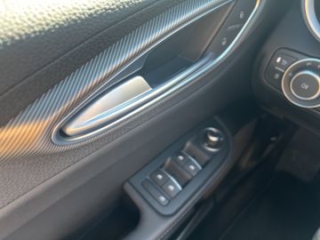Alfa Romeo Giulia Veloce Q4 2.0 Turbo 16V Kam.+KeyLess+SHZ