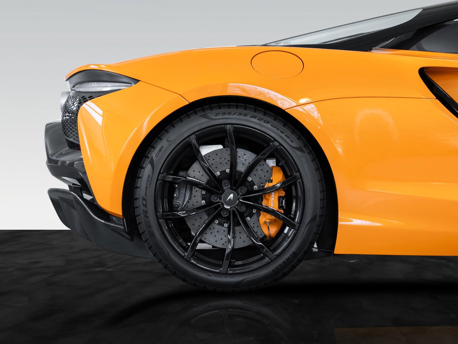McLaren Artura Spider | Electrochromic Roof | B&W Audio