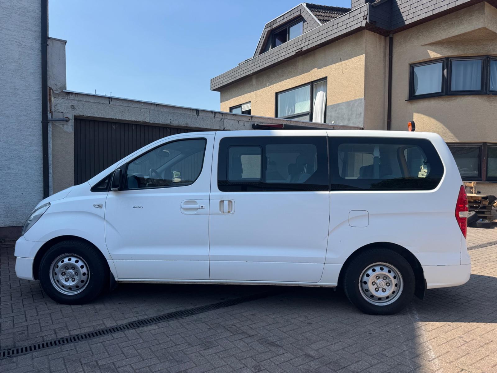 Hyundai H-1 Travel Comfort | 1 hand | 8 Sitzer |