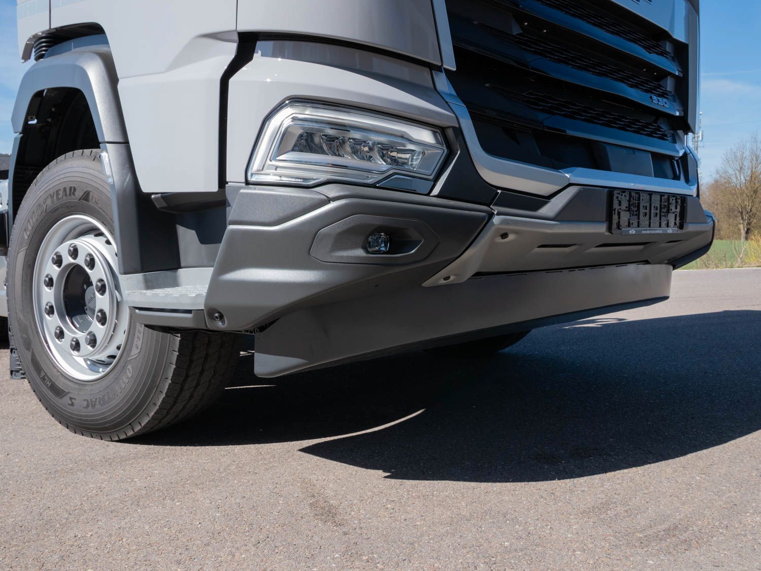 Fahrzeugabbildung DAF XF 530 FAW mit VDL Abrollkipper