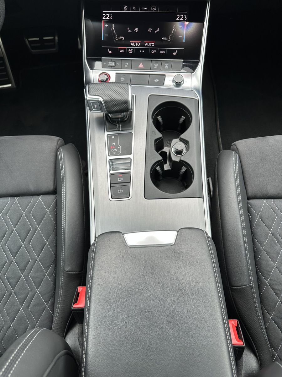 Fahrzeugabbildung Audi S6 Avant Black NAV+MATRIX+B&O+PANO+AHK+V-COCKPIT