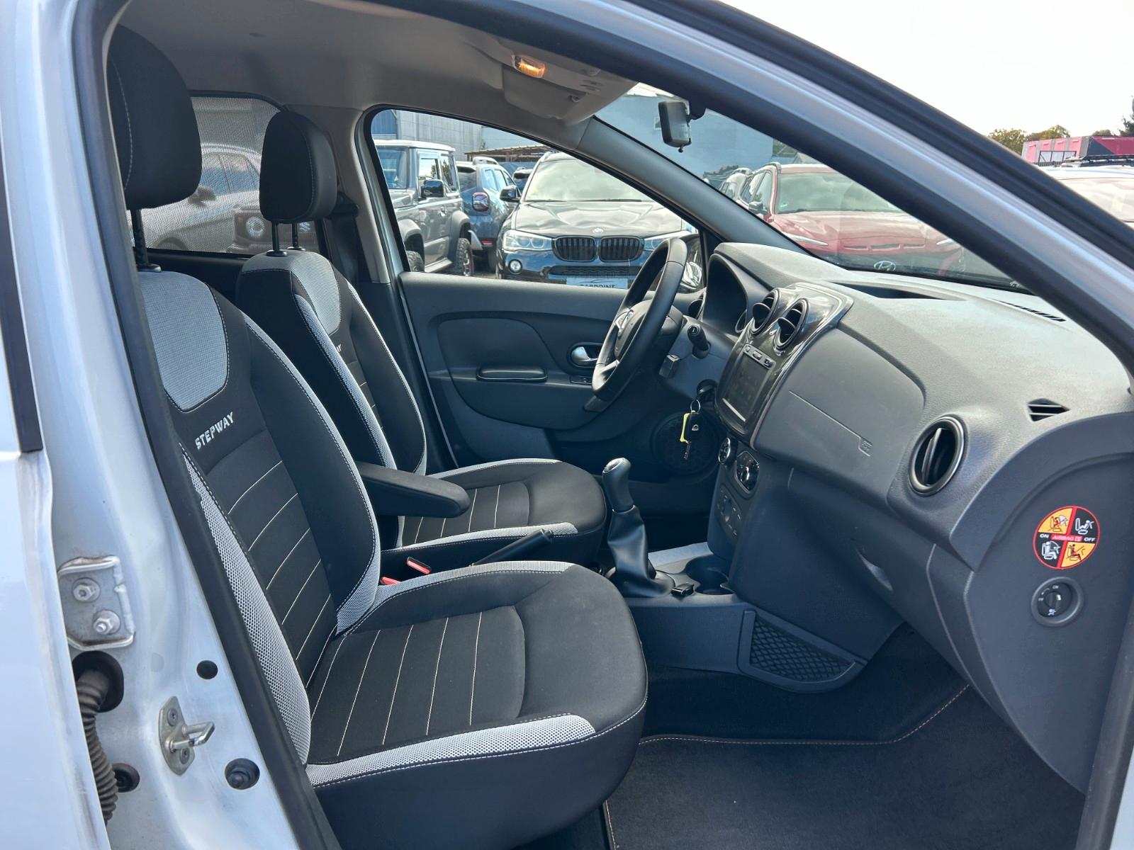 Dacia Sandero Stepway TCe 90 Prestige Klima Navi R17